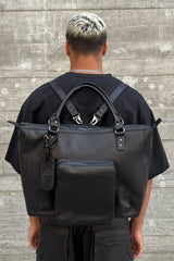 MESSENGER BAG IN BLACK