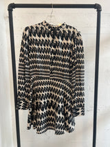 Puff sleeve mini dress in houndstooth size m