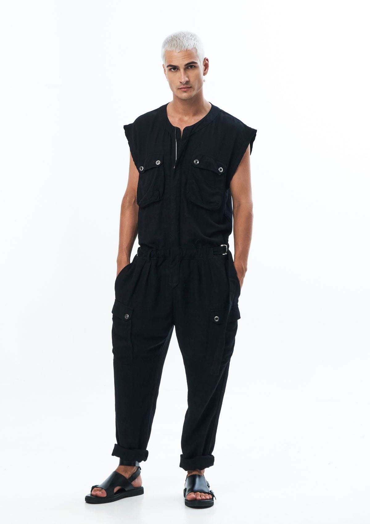 SLEEVELESS LINEN JUMPSUIT IN BLACK – JONNY COTA