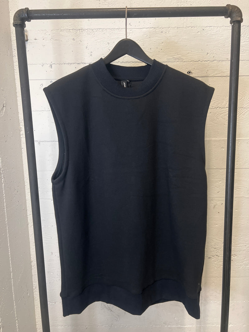 Sleeveless fleece sweater sample size L