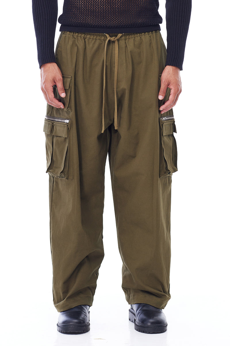 CARGO BOXER PANTS IN ARMY GREEN