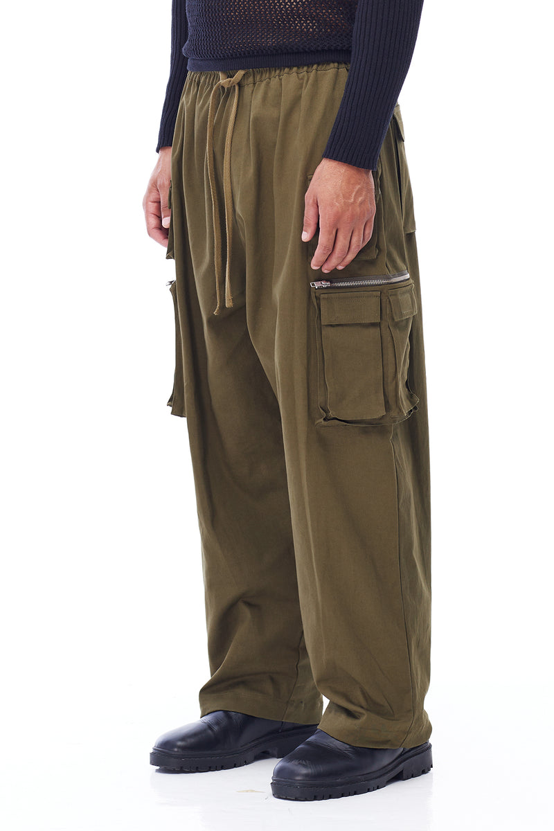 CARGO BOXER PANTS IN ARMY GREEN