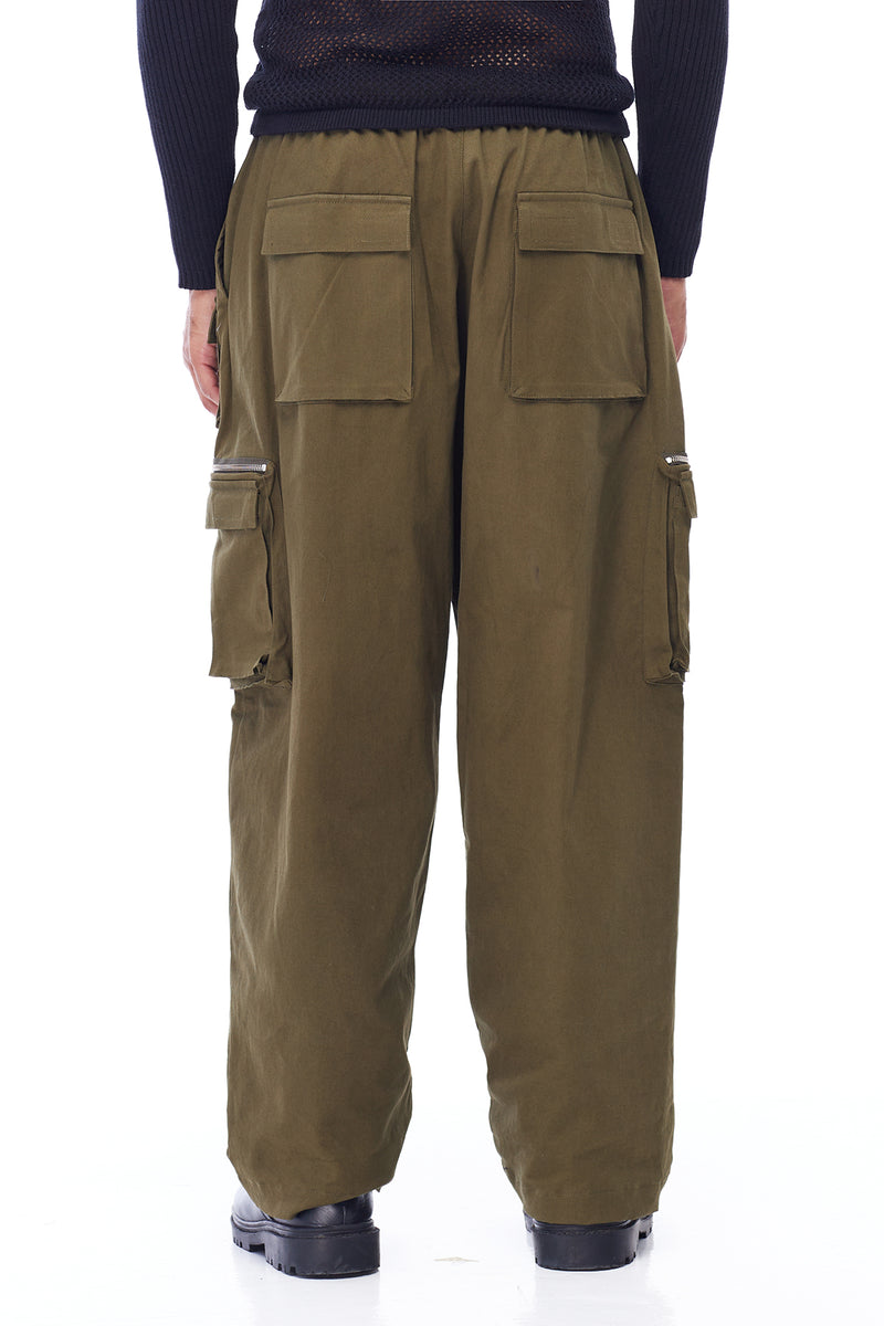 CARGO BOXER PANTS IN ARMY GREEN