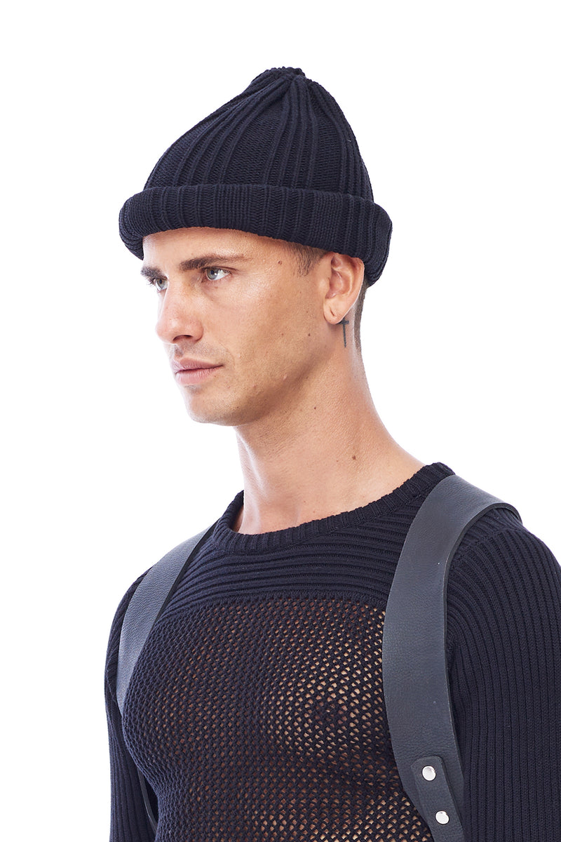 KNIT BEANIE IN BLACK