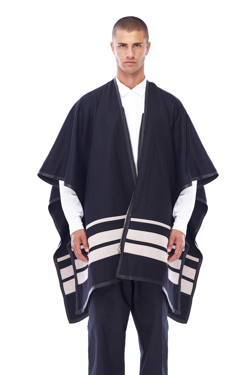 PONCHO IN BLACK
