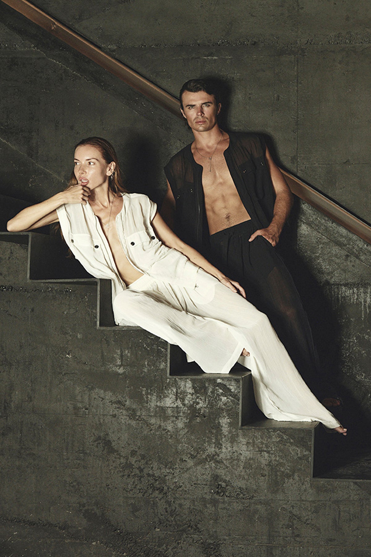 SLEEVELESS SHEER JACKET IN WHITE – JONNY COTA