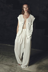SLEEVELESS SHEER JACKET IN WHITE