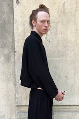 CROPPED COLLAR SHIRT IN BLACK