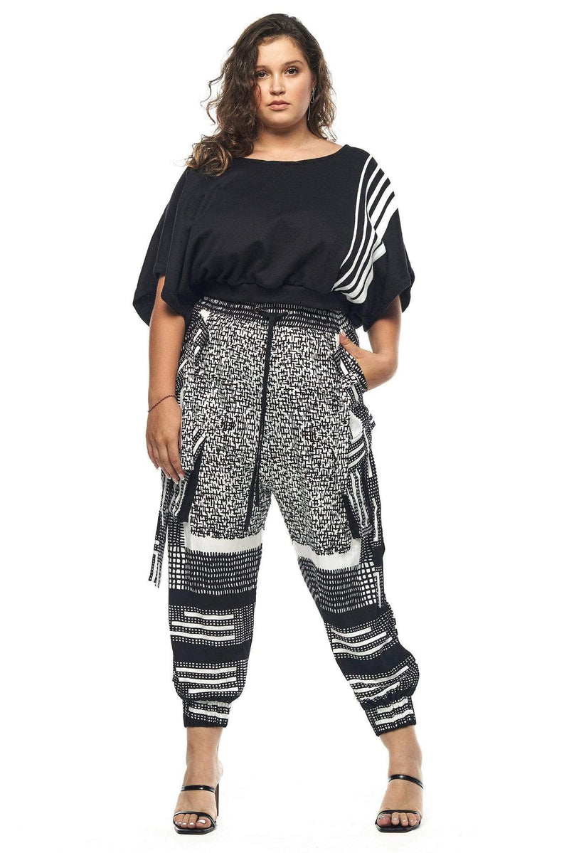 JONNY COTA WOMENS TOPS ATHLETIC CROP TOP IN BLACK